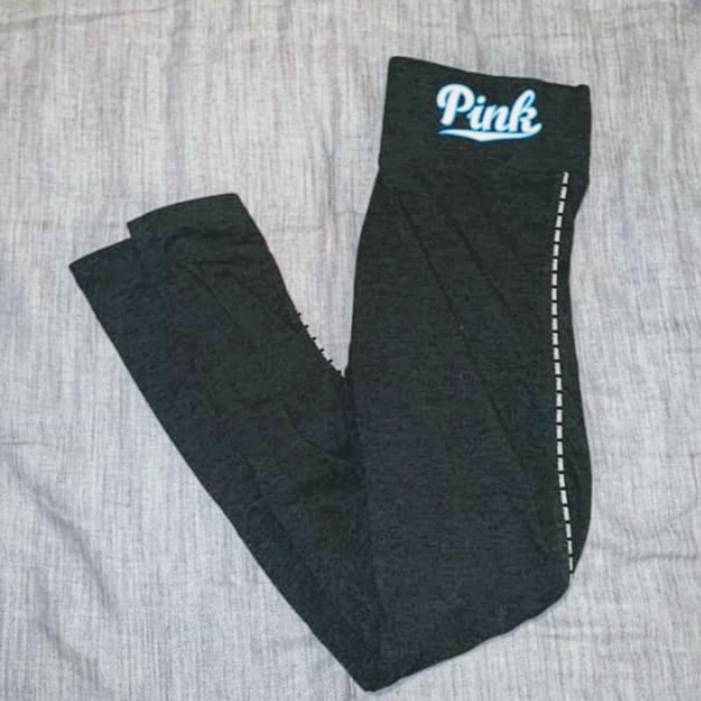 XS Victoria Secret pink yoga leggings.